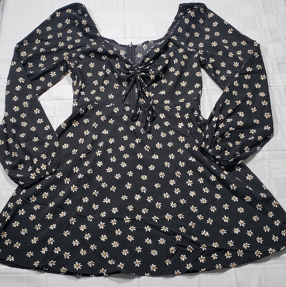 SHEIN Daisy dress Large 100%polyester - Picture 1 of 8